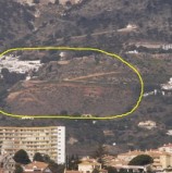 El Ayto. de Mijas desfigura arañando la protección paisajística del La Muralla