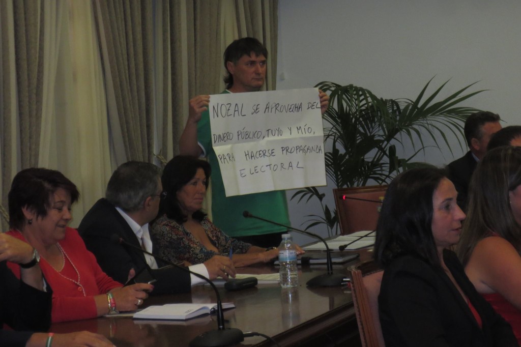 Pankarta Pleno Huan 22-5-15a