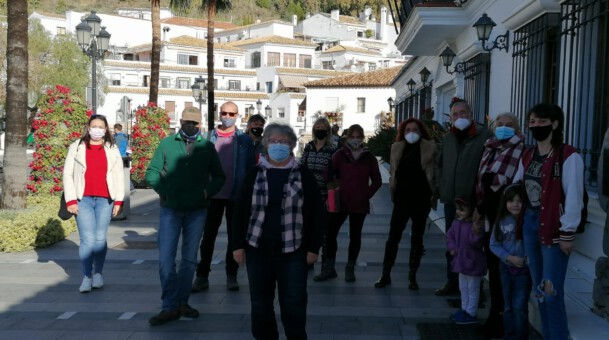 Esperanza Jimenez recoge el acta de concejala.